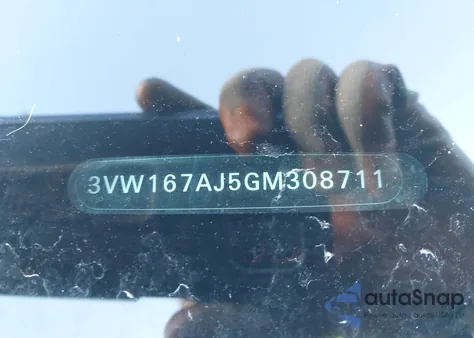 2016 Volkswagen Jetta 1.4T S z USA, uszkodzony, nr VIN 3VW167AJ5GM308711